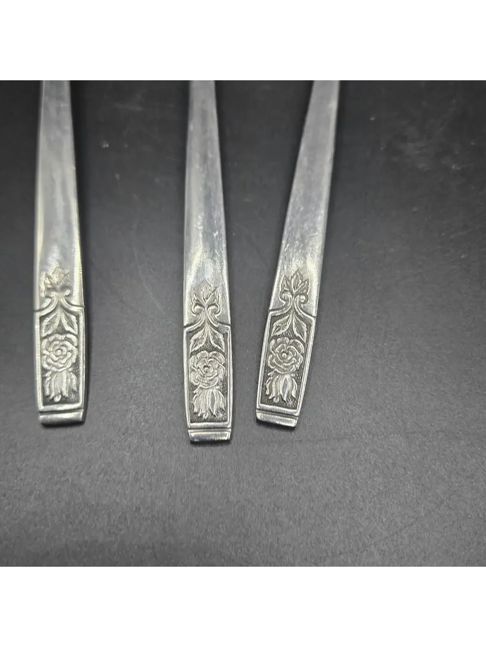 Customcraft Fleur de Lis Salad Forks 6-1/4